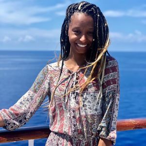 Meet your Posher, Cortney